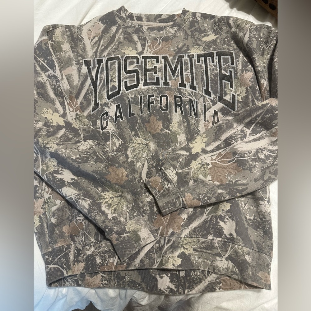 Abercrombie & Fitch Camouflage Crewneck Sweater